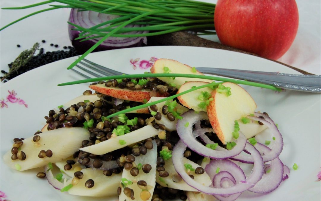 SCHWARZWURZEL BELUGALINSEN SALAT MIT APFEL