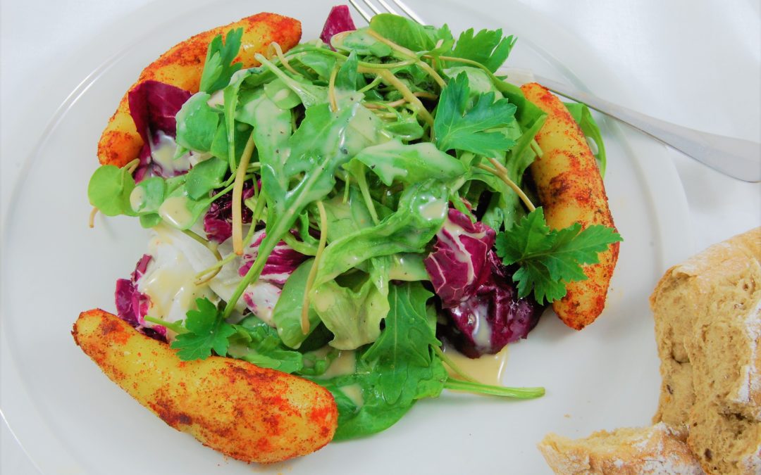FRÜHLINGSSALAT MIT PAPRIKA-KIPFLER