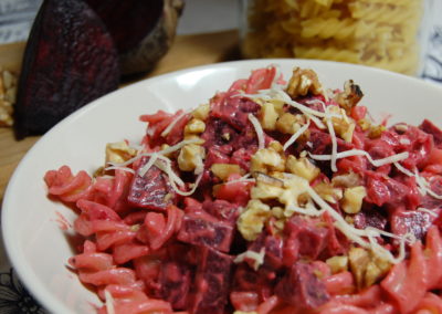 RAUNER PASTA MIT KREN-WALNUSSSAUCE